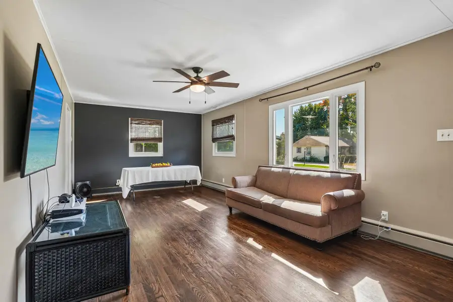 256 Ivy Pl, West Bend, WI 53095 - #3
