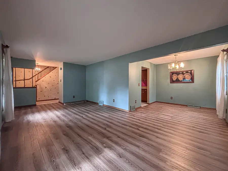 2214 Avalon Dr, Waukesha, WI 53186 - #3