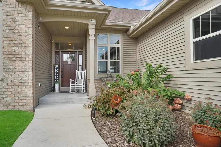 517 Spur Rd, Slinger, WI 53086 - #2