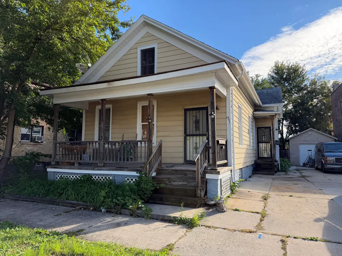 1707 Erie St, Racine, WI 53402 - #1
