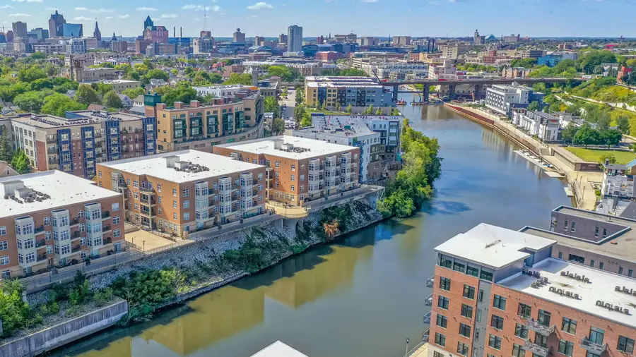 1925 N Water St, Milwaukee, WI 53202 - #3