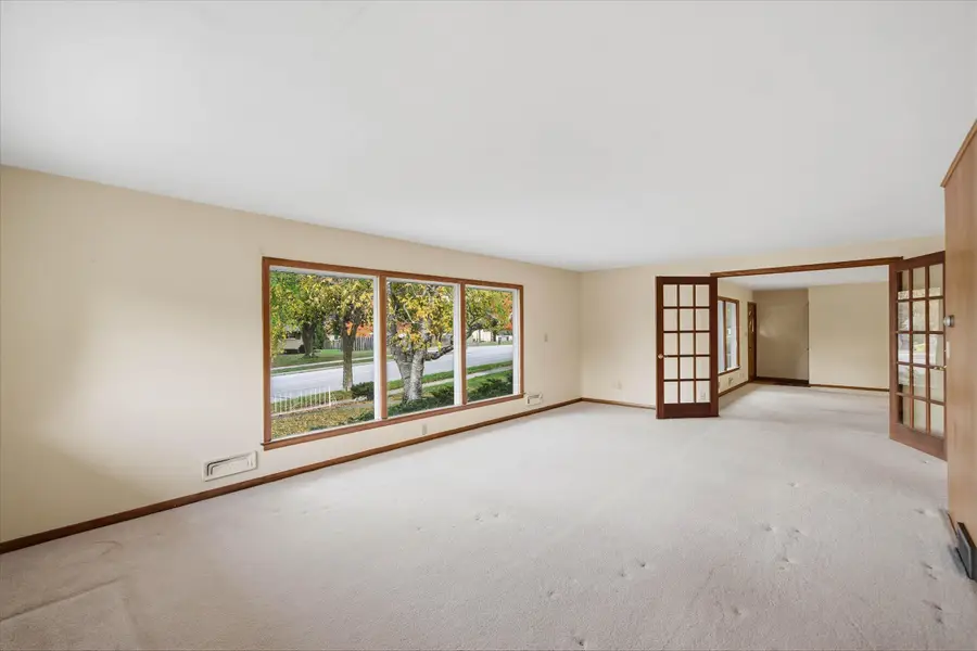 918 S 7th Ave, West Bend, WI 53095 - #2