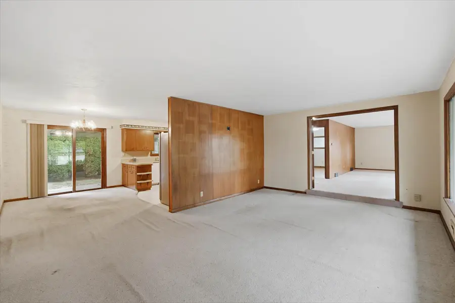 918 S 7th Ave, West Bend, WI 53095 - #3