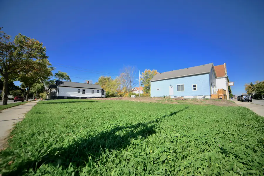 2513 N Teutonia Ave, Milwaukee, WI 53206 - #3