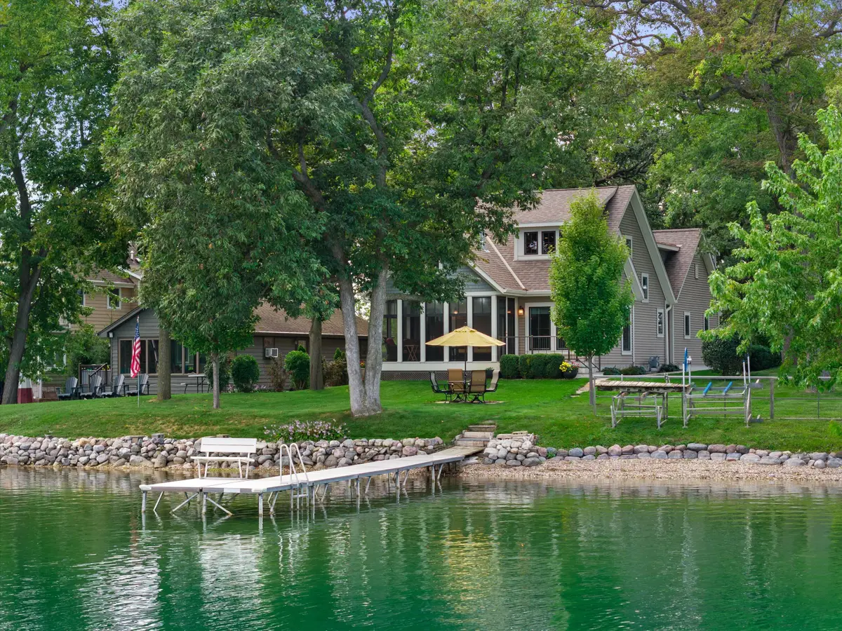832 N Douglas Dr, Summit, WI 53066 - #1