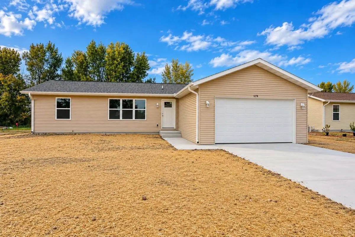 1260 E Bluff Rd, Whitewater, WI 53190 - #1