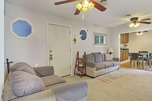 7547 Shorewood Dr, Salem Lakes, WI 53168