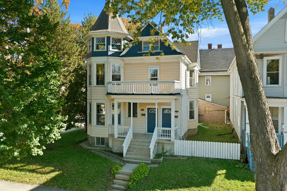 2592 N Murray Ave, Milwaukee, WI 53211 - #1