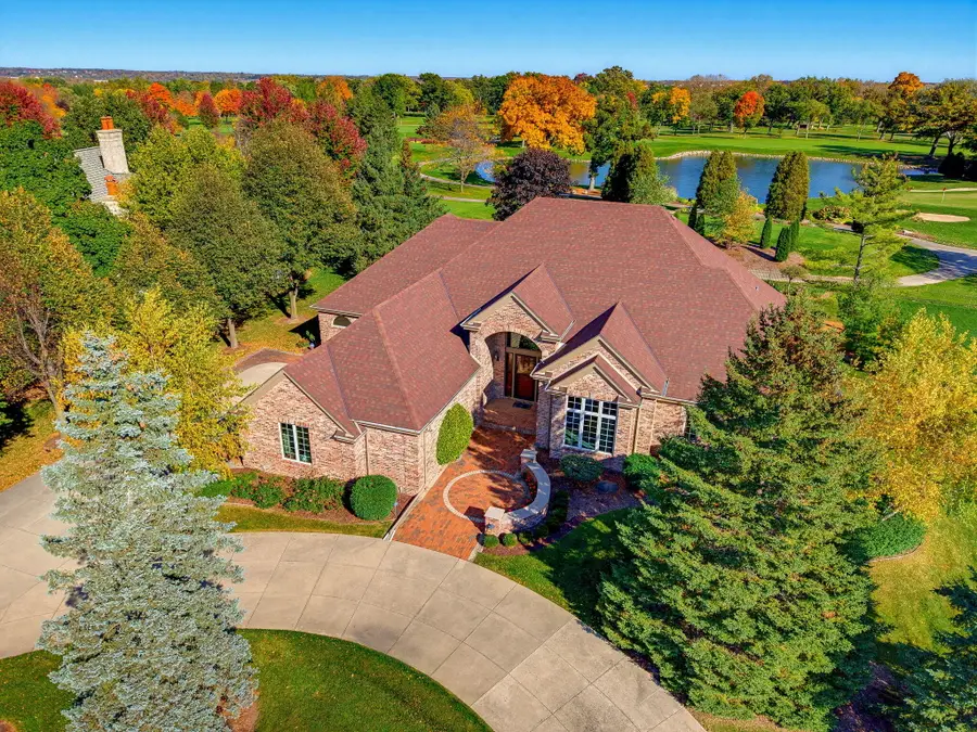 8434 S Fountain Ct, Franklin, WI 53132 - #3