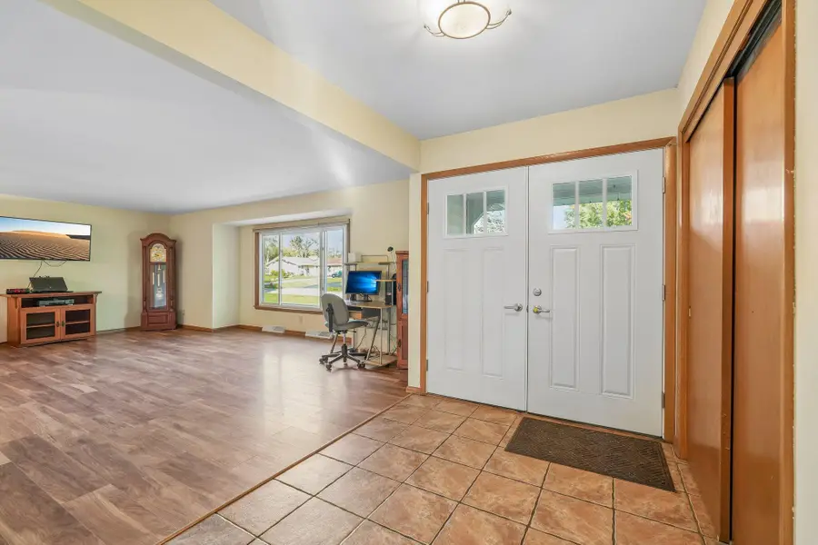 4595 Parkhurst Dr, Brookfield, WI 53045 - #3