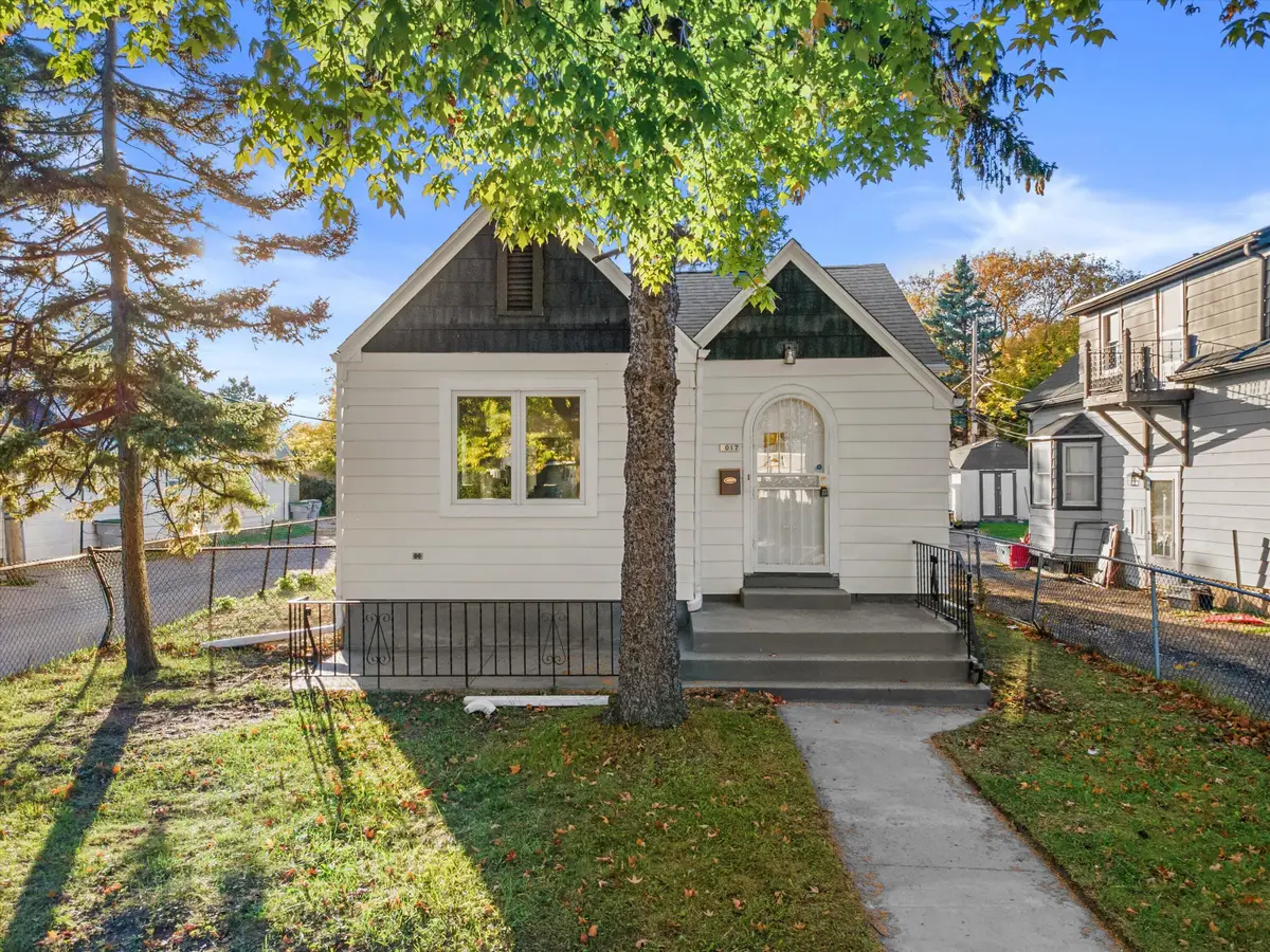 6017 N 37th St, Milwaukee, WI 53209 - #1