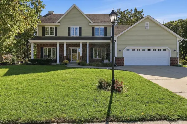 661 Cassie Lynn Ln, Oconomowoc, WI 53066