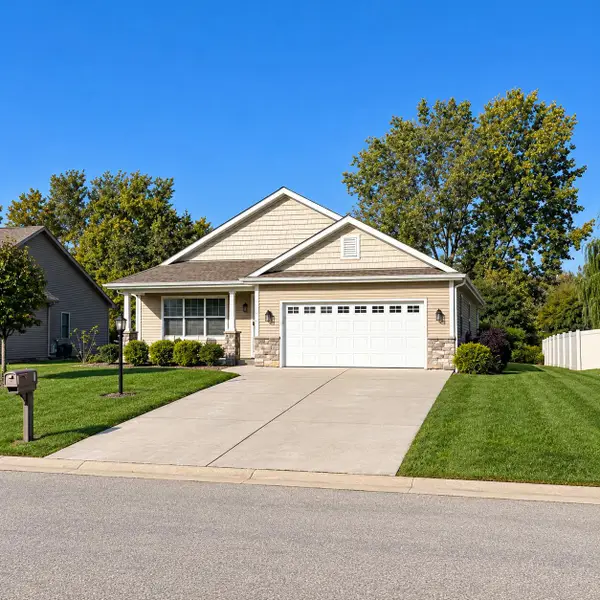 612 Fox Run Ln, Mount Pleasant, WI 53406