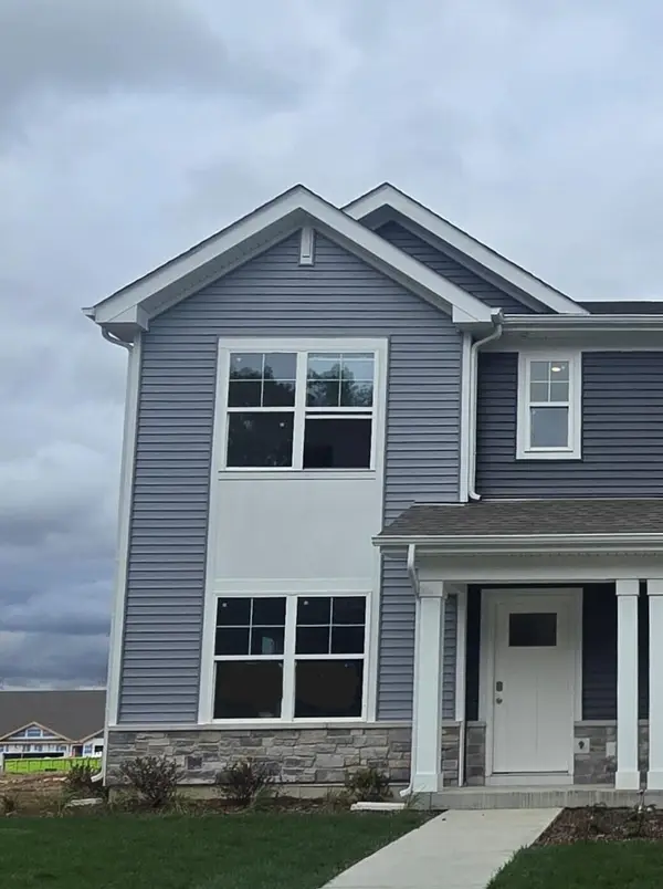 814 Heartland Dr, Burlington, WI 53105