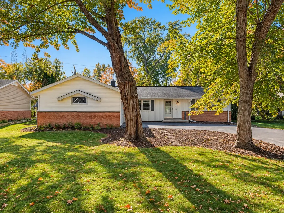 12123 W Diane Dr, Wauwatosa, WI 53226 - #1