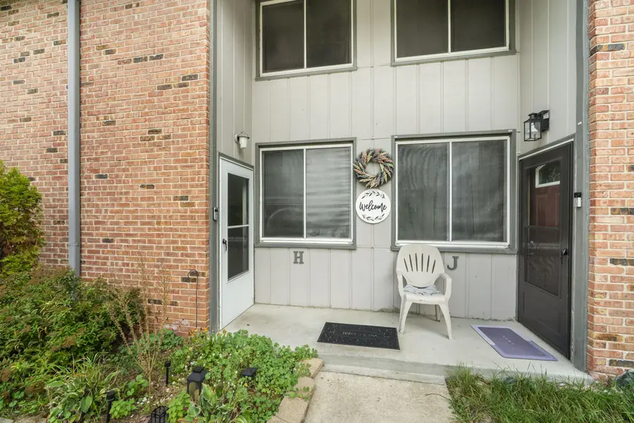 1434 Big Bend Rd, Waukesha, WI 53189 - #2