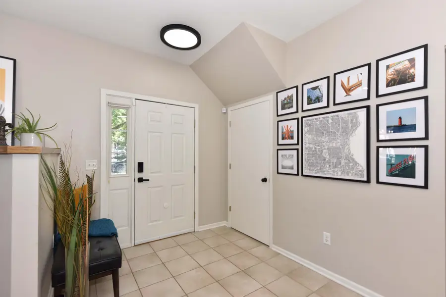 339 W Vine St, Milwaukee, WI 53212 - #2