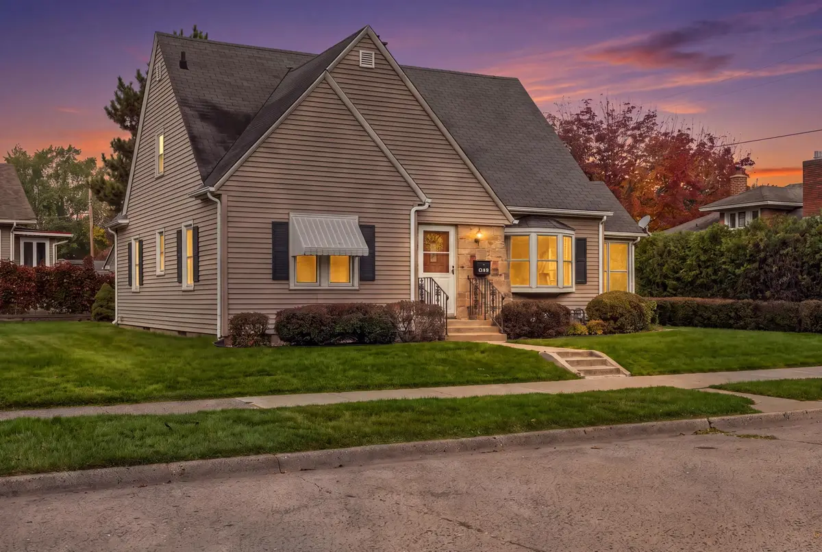 462 21st St S, La Crosse, WI 54601 - #1