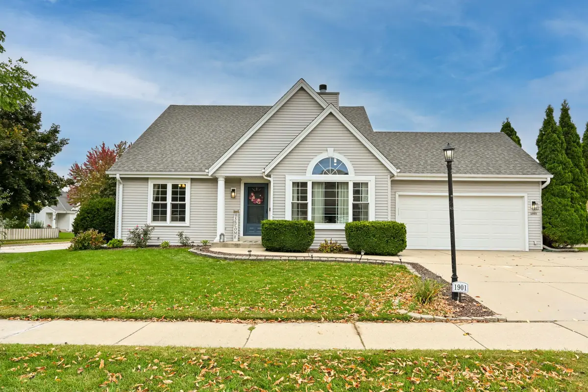 1901 Penhurst Way, Waukesha, WI 53186 - #1