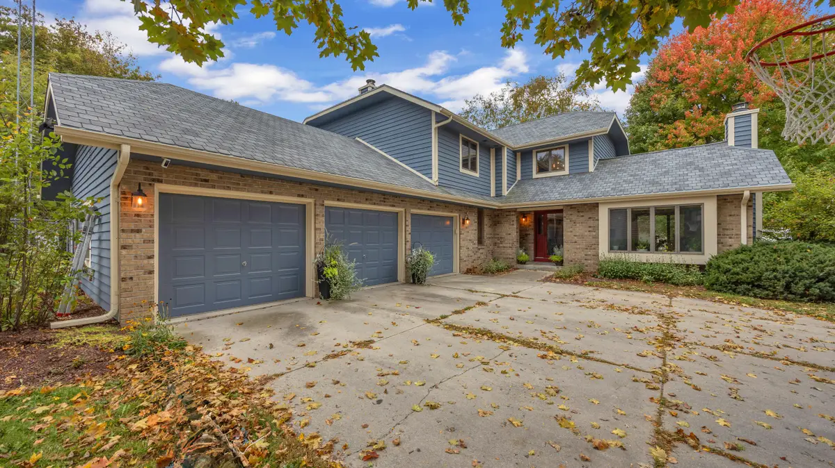 705 River Oaks Dr, Sheboygan Falls, WI 53085 - #1