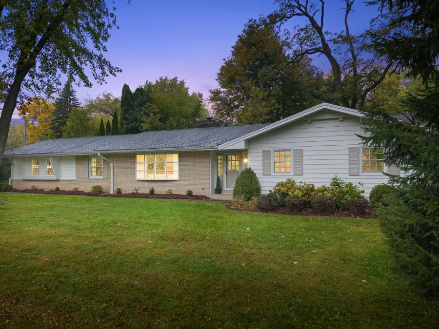 18830 Brookdale Dr, Brookfield, WI 53045 - #2