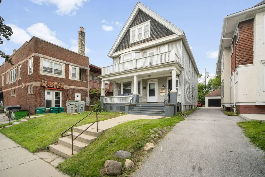 2911 N Maryland Ave, Milwaukee, WI 53211 - #2