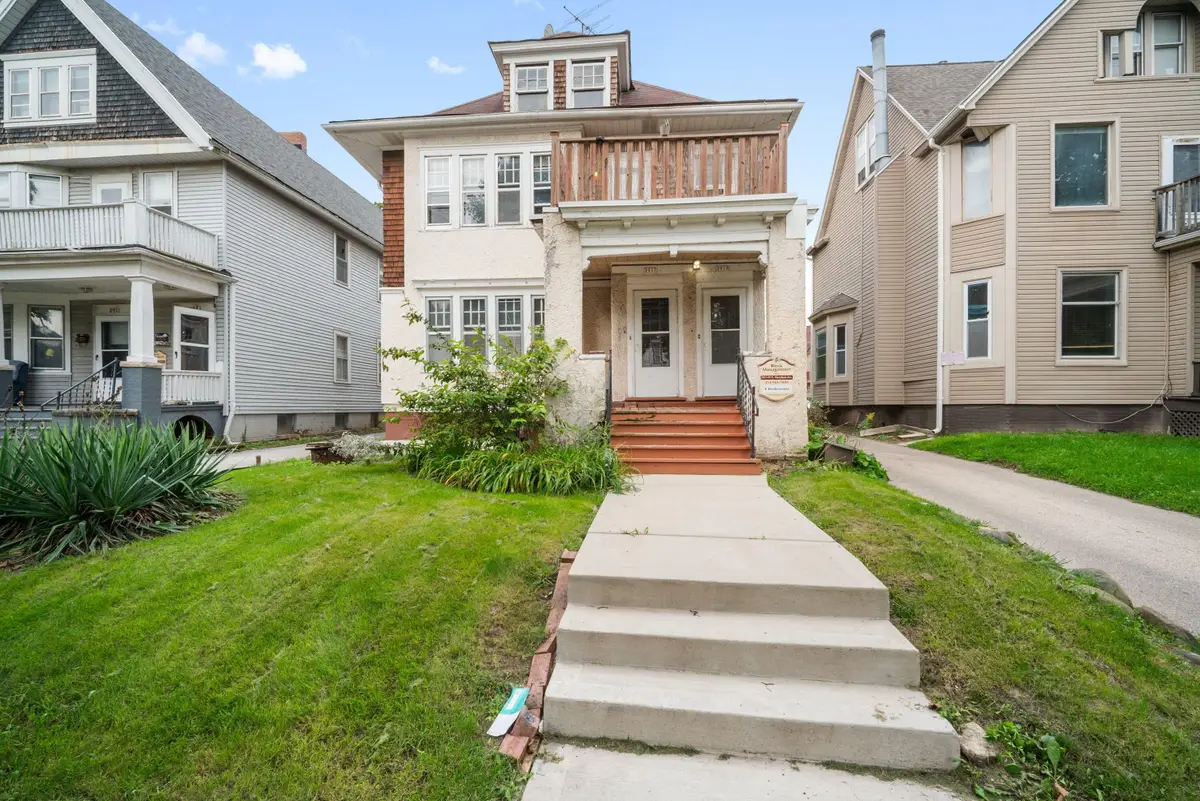 2917 N Maryland Ave, Milwaukee, WI 53211 - #1