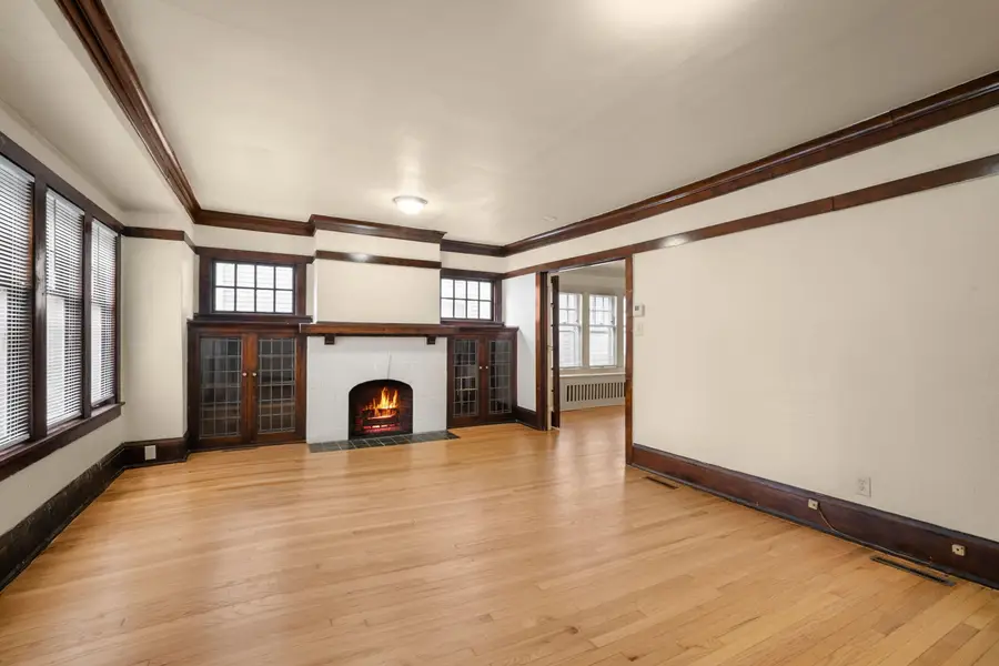 2917 N Maryland Ave, Milwaukee, WI 53211 - #3