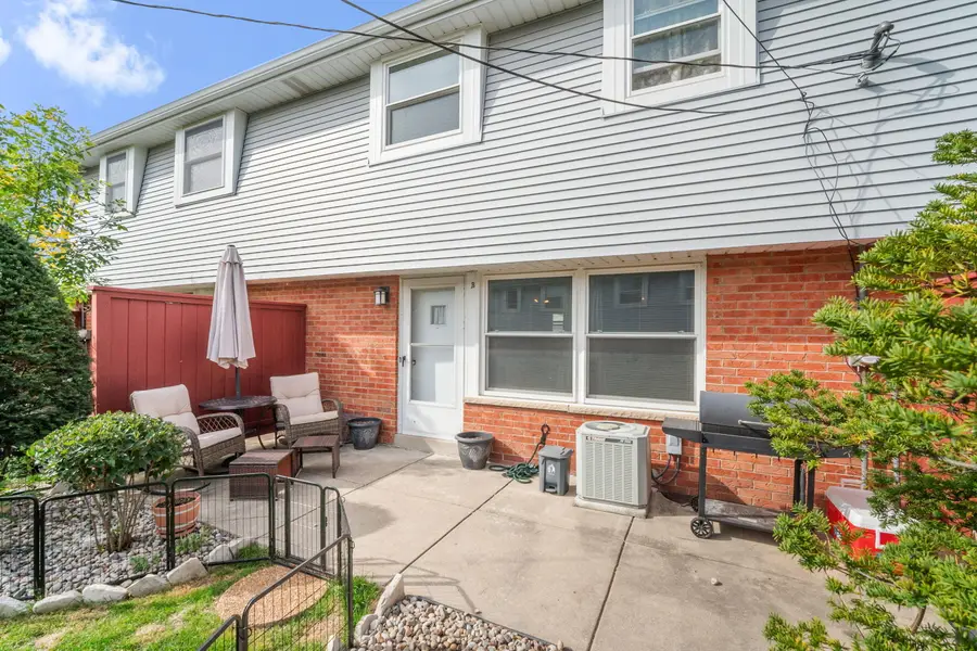 1363 Josephine St, Waukesha, WI 53186 - #2