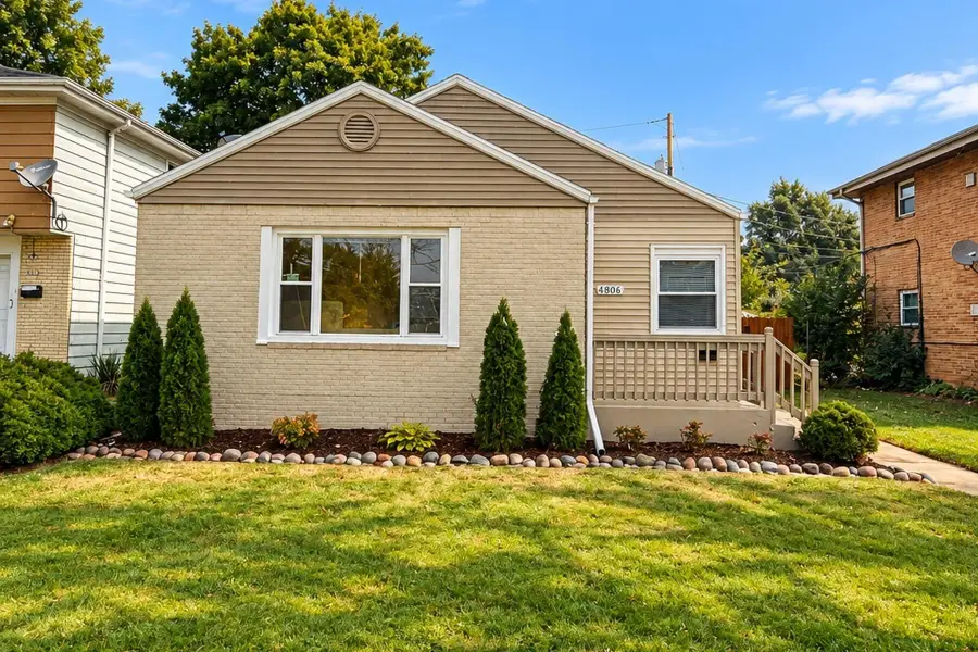 4806 W Hampton Ave, Milwaukee, WI 53218 - #2