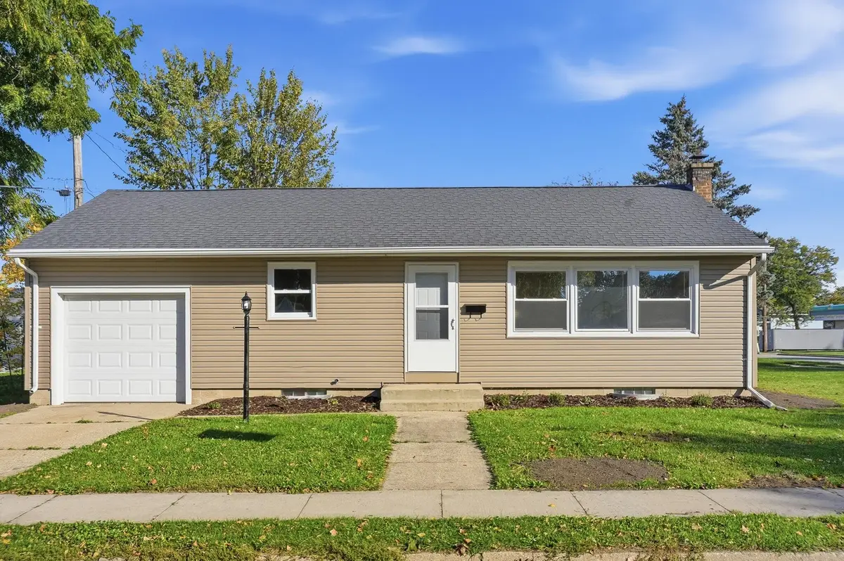 800 W Jefferson St, Waupun, WI 53963 - #1