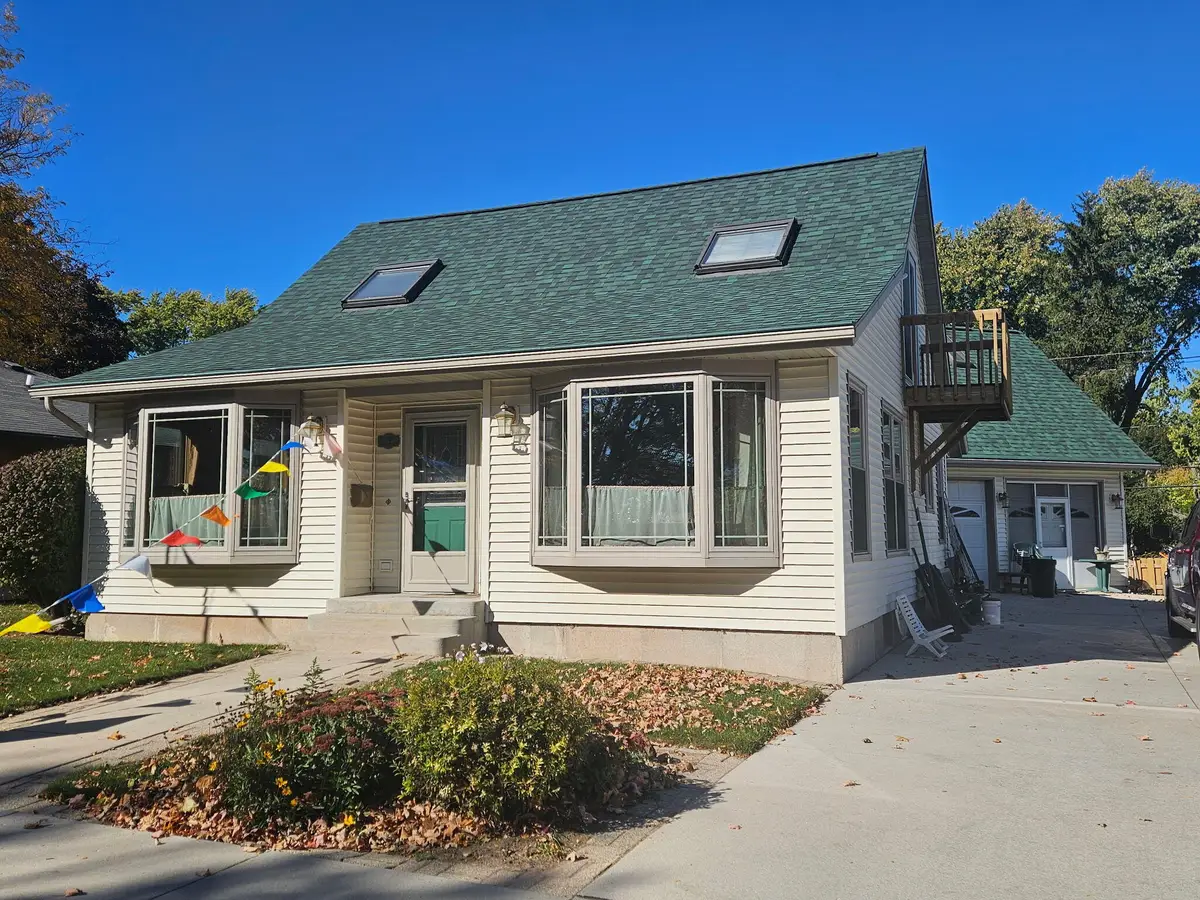 336 Western Ave, Sheboygan Falls, WI 53085 - #1