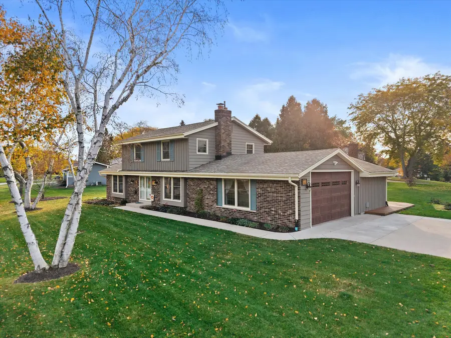 W332N5543 Linden Cir W, Merton, WI 53058 - #2