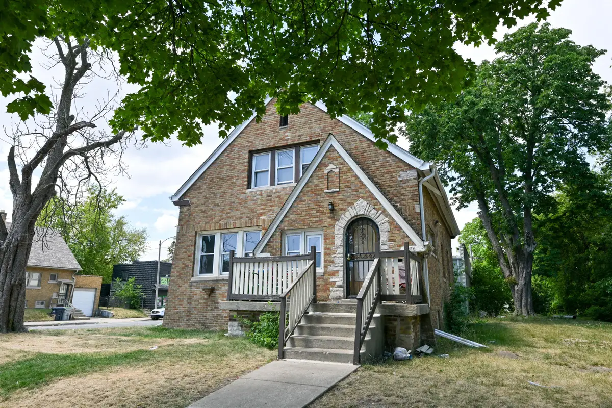 3103 N 28th St, Milwaukee, WI 53216 - #1