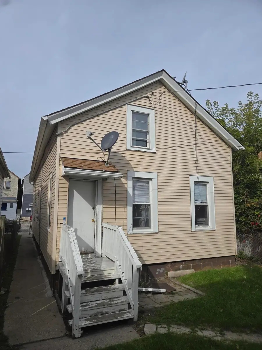 1574 S 2nd St, Milwaukee, WI 53204 - #2