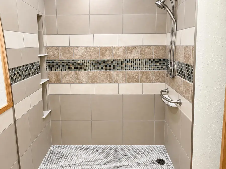 1160 E Murray Ln, Hubertus, WI 53033 - #3