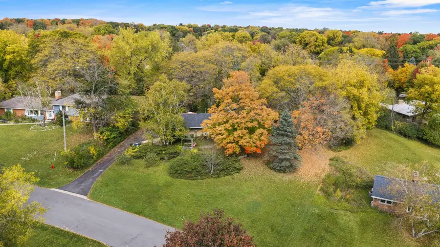 18310 Benington Dr, Brookfield, WI 53045 - #2