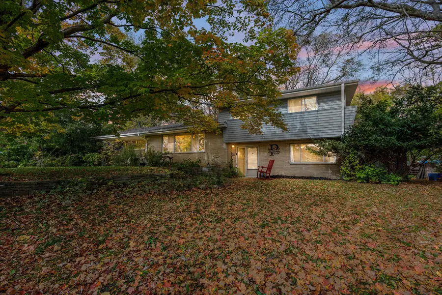 18310 Benington Dr, Brookfield, WI 53045 - #3
