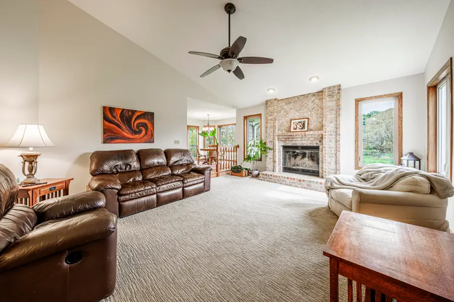 N70W23122 Homestead Ct, Sussex, WI 53089 - #2