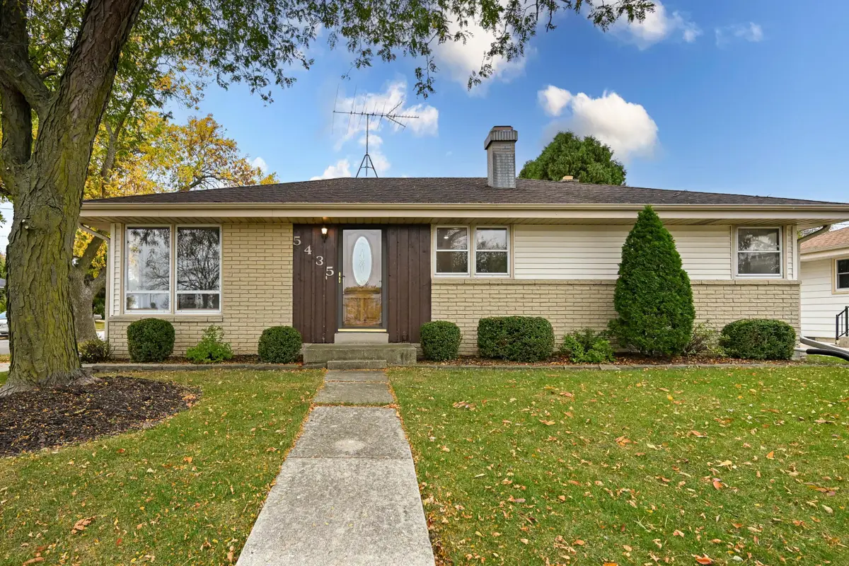 5435 S 6th St, Milwaukee, WI 53221 - #1