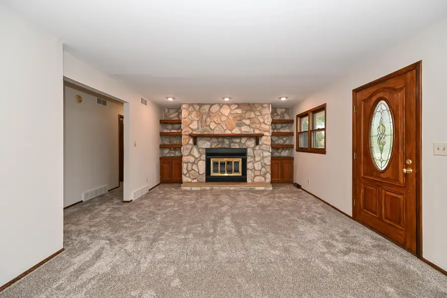 5435 S 6th St, Milwaukee, WI 53221 - #3