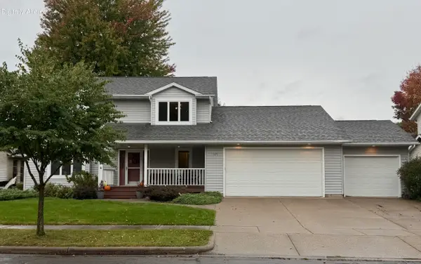 1325 Red Cedar Ct, Onalaska, WI 54650
