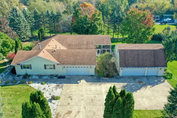 18431 120th St, Bristol, WI 53104