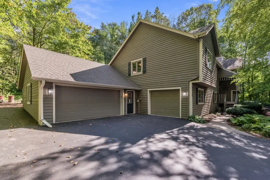 5510 Maple Rd, West Bend, WI 53095 - #2