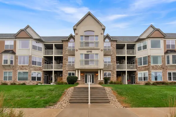 6995 S Riverwood Blvd, Franklin, WI 53132