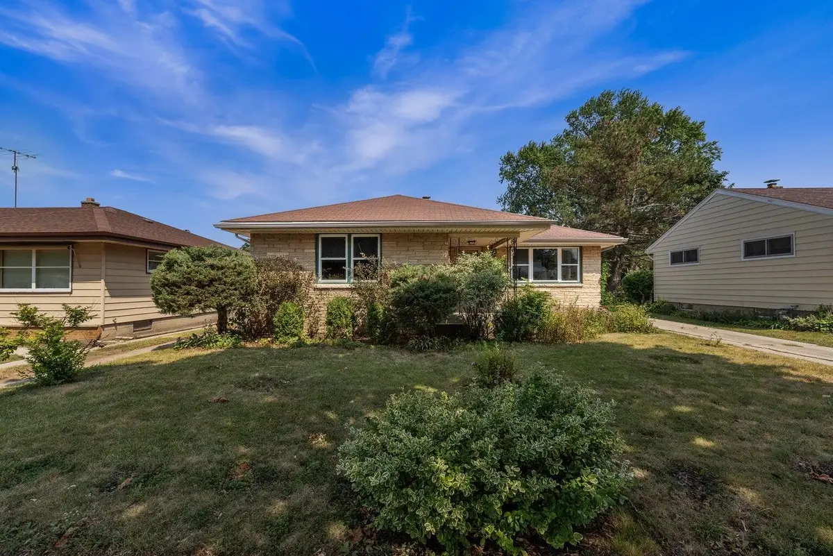 4126 N 80th St, Milwaukee, WI 53222 - #1