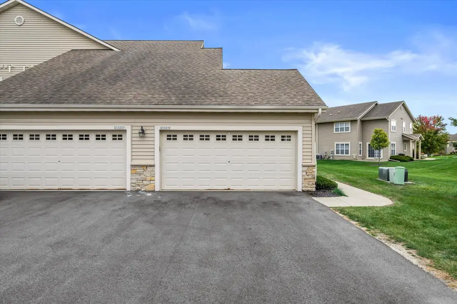 21727 Outcropping Ct, Lannon, WI 53046 - #3