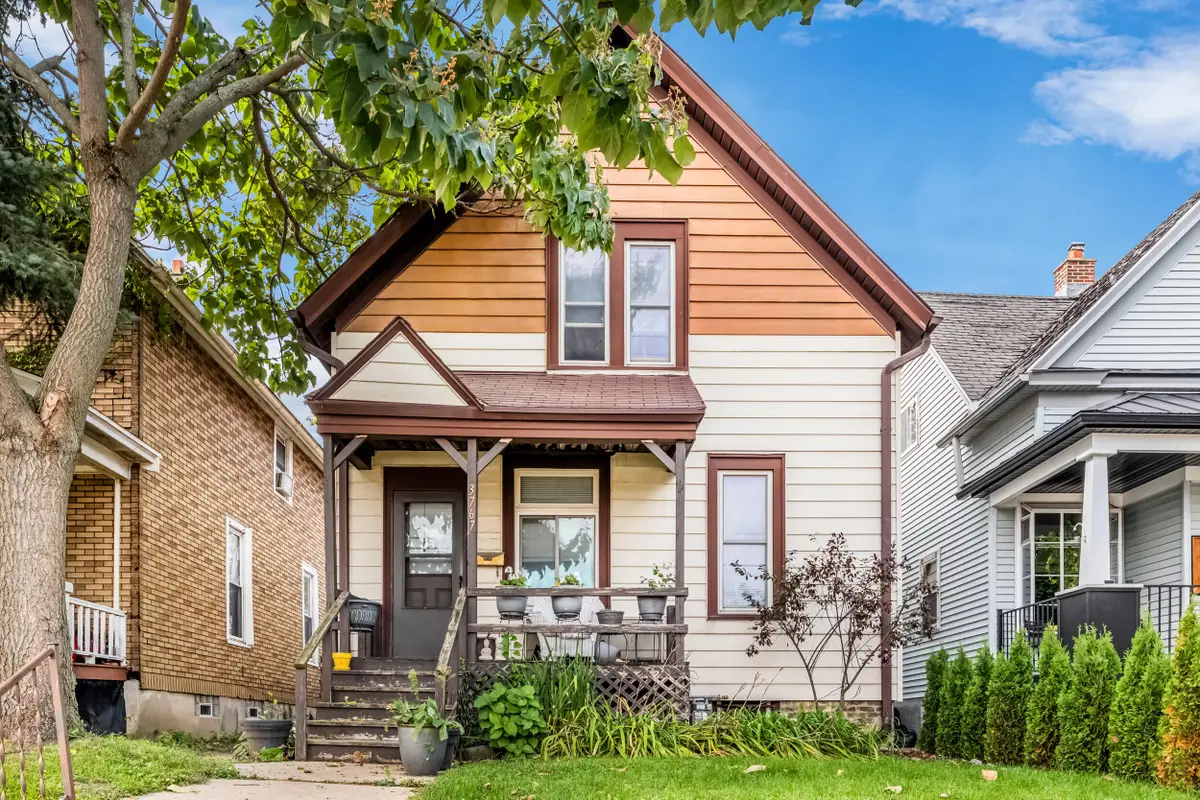 3767 S Pennsylvania Ave, Saint Francis, WI 53235 - #1