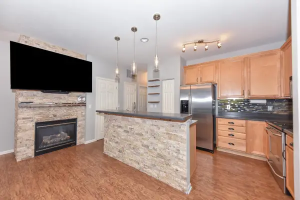 N16W26521 Meadowgrass Cir, Pewaukee, WI 53072