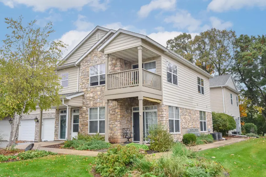 N16W26521 Meadowgrass Cir, Pewaukee, WI 53072 - #3